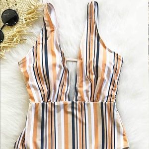 BNWT Cupshe Strip One Piece Swimsuit